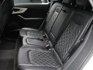 2020 Audi Q8 с пробегом 99 035 км