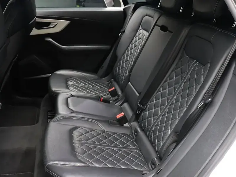 2020 Audi Q8 с пробегом 99 035 км