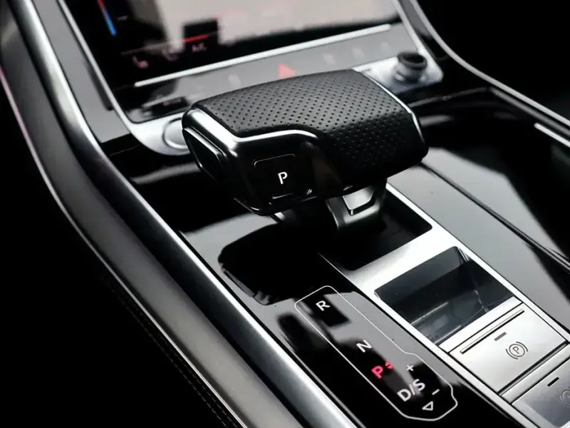 2020 Audi Q8 с пробегом 99 035 км