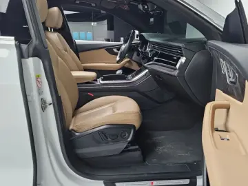 2023 Audi Q8 с пробегом 63 280 км