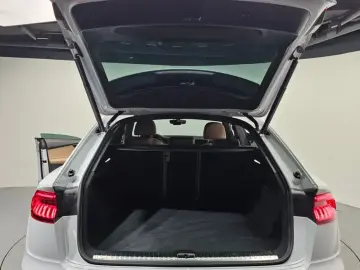 2023 Audi Q8 с пробегом 63 280 км