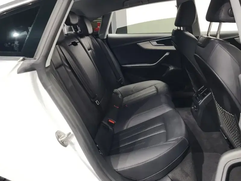 2023 Audi A5 с пробегом 40 277 км