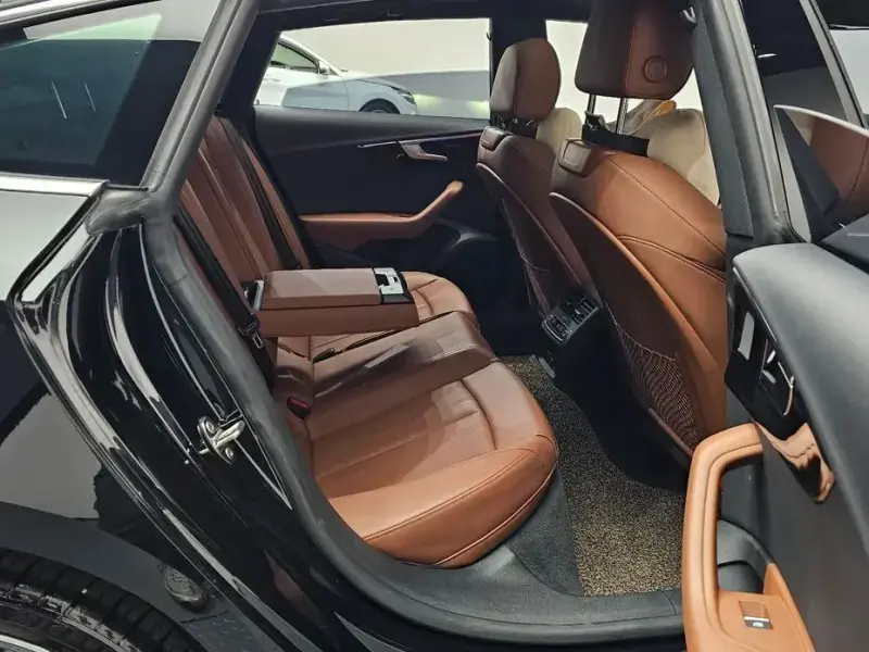 2022 Audi A5 с пробегом 46 243 км
