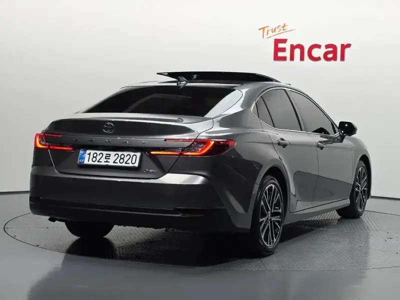 2025 Toyota Camry с пробегом 3 642 км