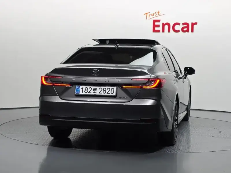 2025 Toyota Camry с пробегом 3 642 км