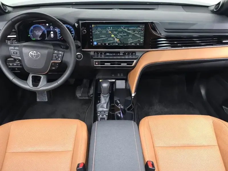 2025 Toyota Camry с пробегом 3 642 км