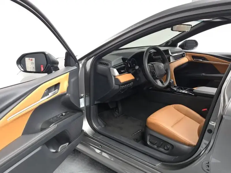 2025 Toyota Camry с пробегом 3 642 км