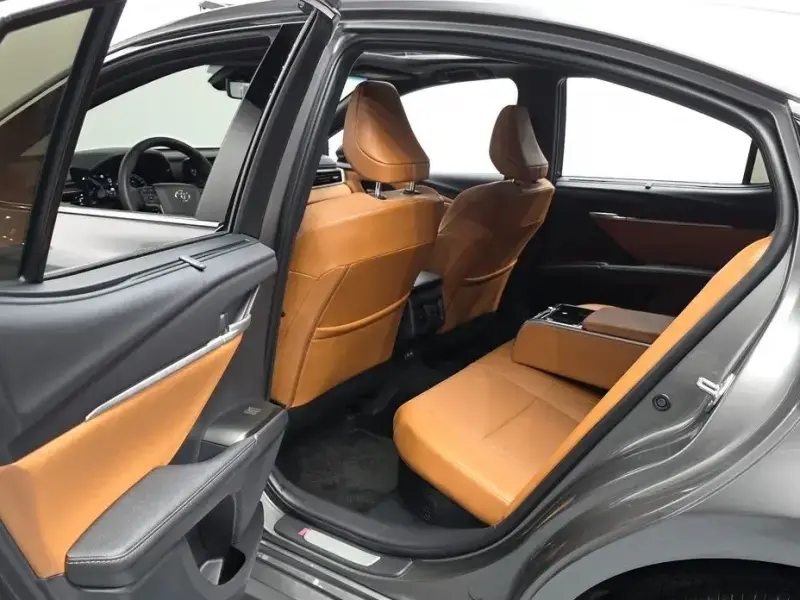 2025 Toyota Camry с пробегом 3 642 км