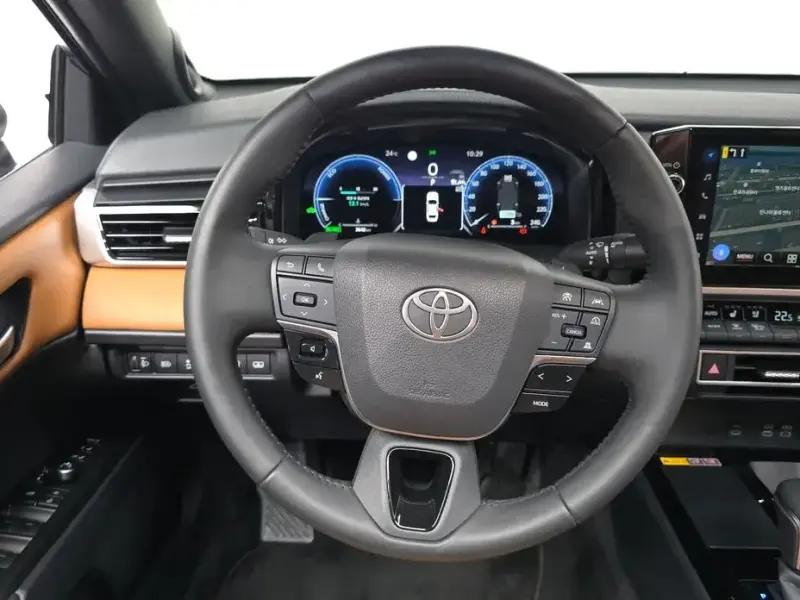 2025 Toyota Camry с пробегом 3 642 км
