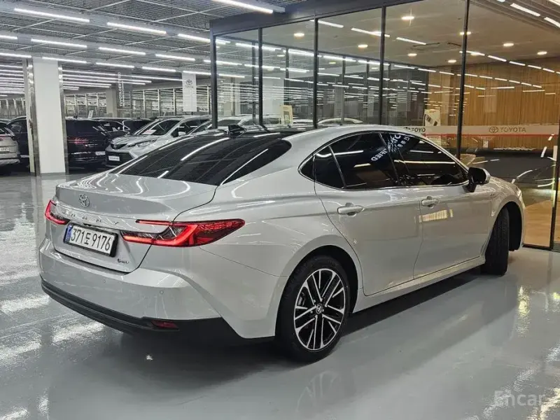 2025 Toyota Camry с пробегом 12 136 км