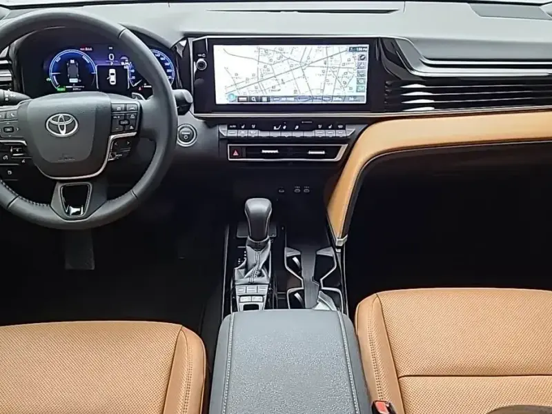 2025 Toyota Camry с пробегом 2 162 км