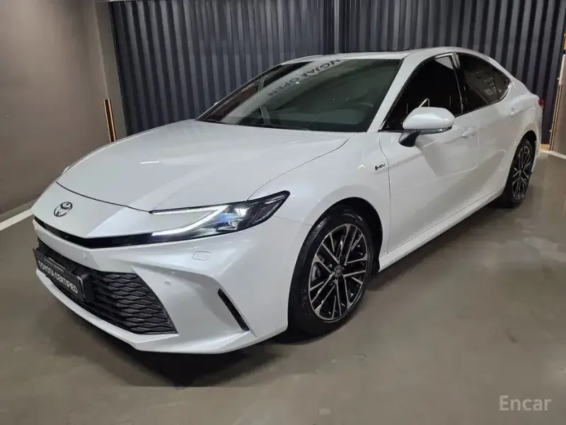 2025 Toyota Camry с пробегом 3 673 км