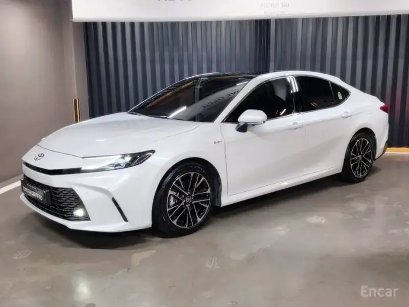 2025 Toyota Camry с пробегом 8 897 км