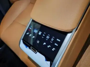 2025 Toyota Camry с пробегом 8 897 км