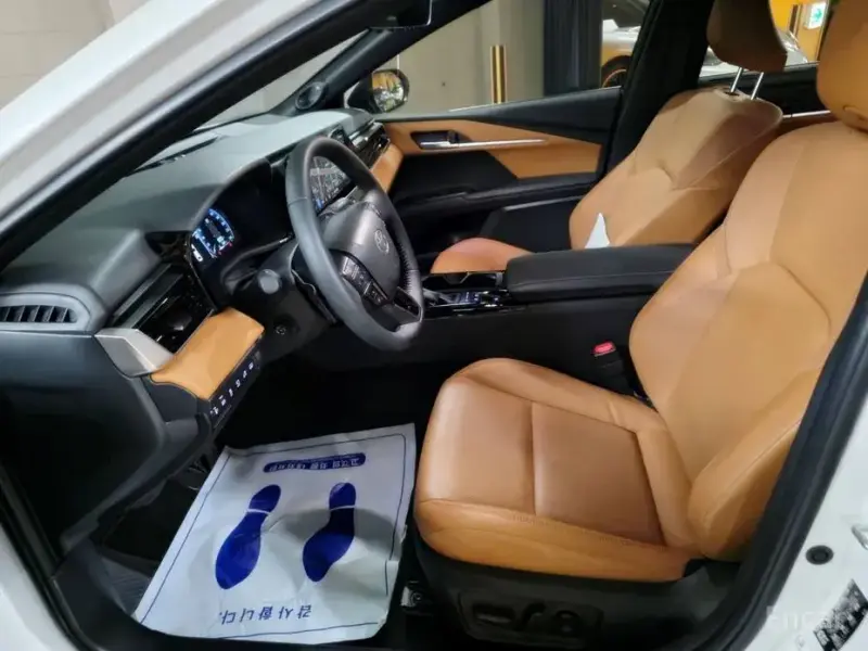 2025 Toyota Camry с пробегом 8 897 км