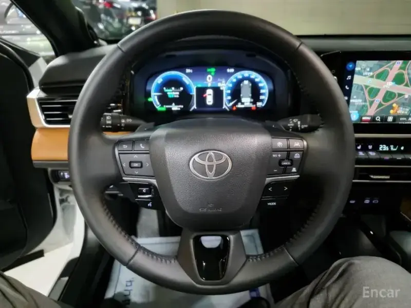 2025 Toyota Camry с пробегом 8 897 км