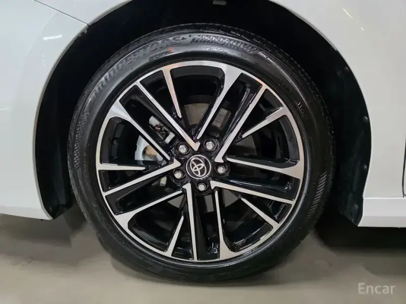 2025 Toyota Camry с пробегом 5 818 км
