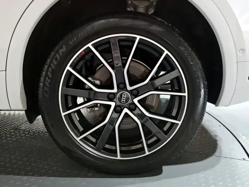 2023 Audi Q5 с пробегом 24 668 км