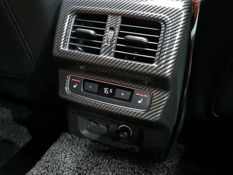 2023 Audi Q5 с пробегом 15 772 км