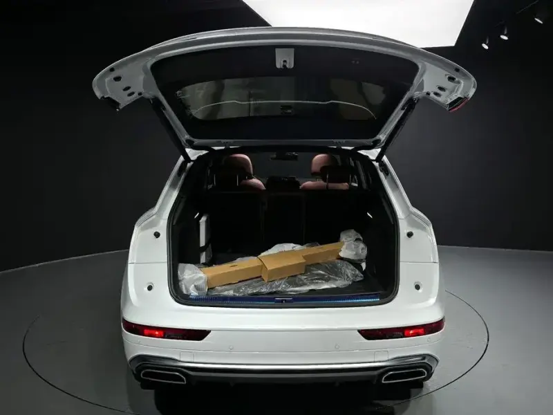 2023 Audi Q5 с пробегом 15 772 км