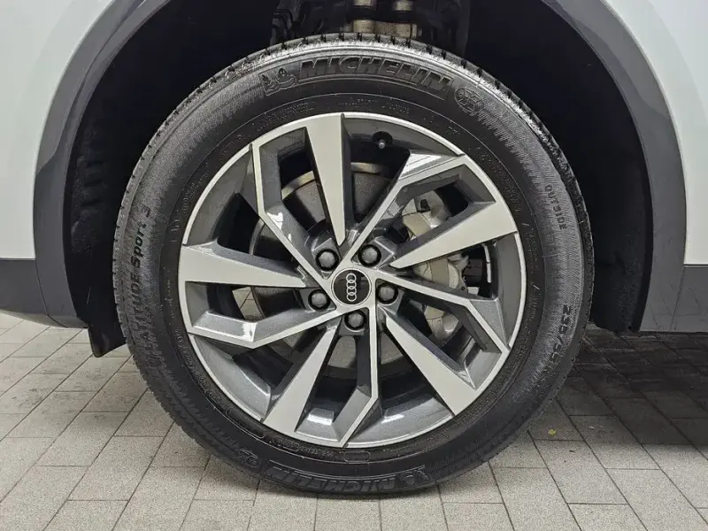 2023 Audi Q5 с пробегом 13 555 км