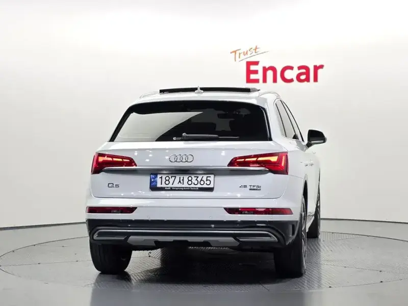 2023 Audi Q5 с пробегом 27 740 км
