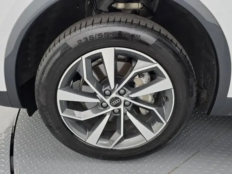 2023 Audi Q5 с пробегом 27 740 км