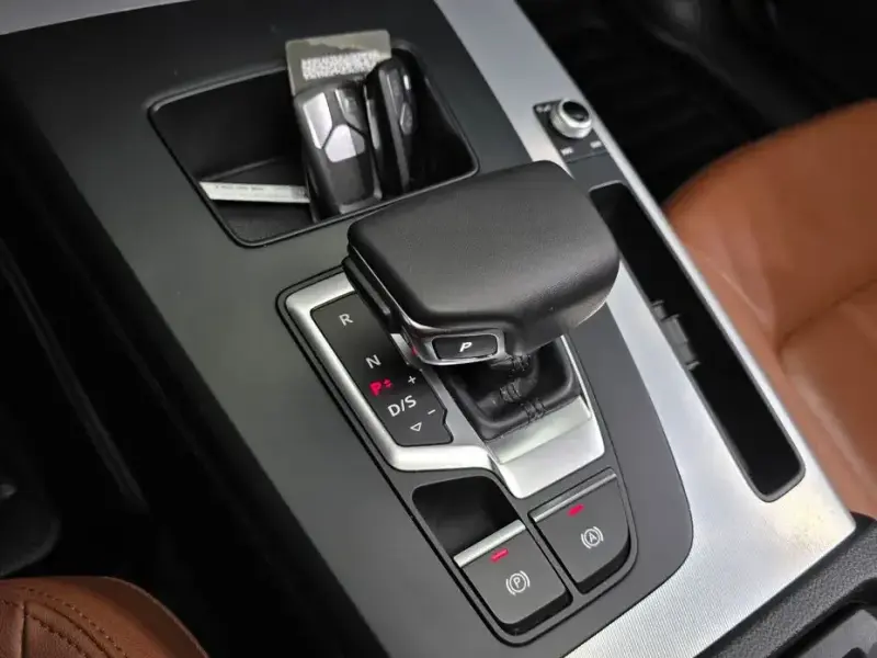 2023 Audi Q5 с пробегом 27 740 км