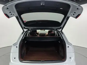 2023 Audi Q5 с пробегом 27 740 км