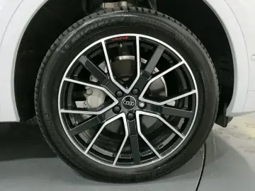 2024 Audi Q5 с пробегом 8 320 км