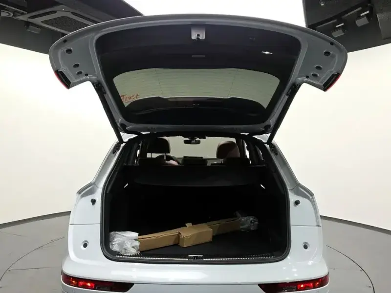 2024 Audi Q5 с пробегом 8 320 км