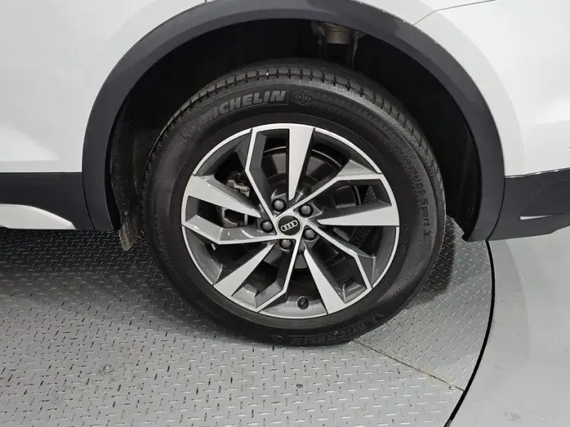 2023 Audi Q5 с пробегом 28 032 км