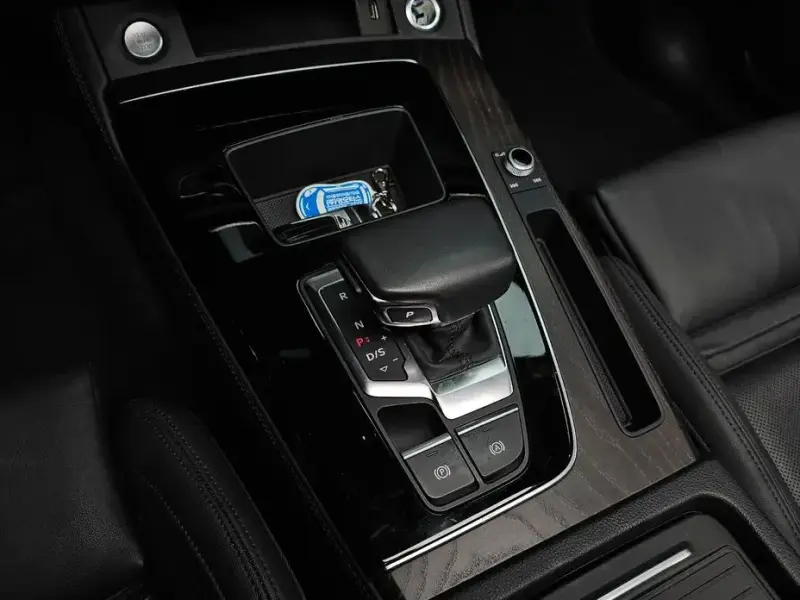 2023 Audi Q5 с пробегом 24 065 км