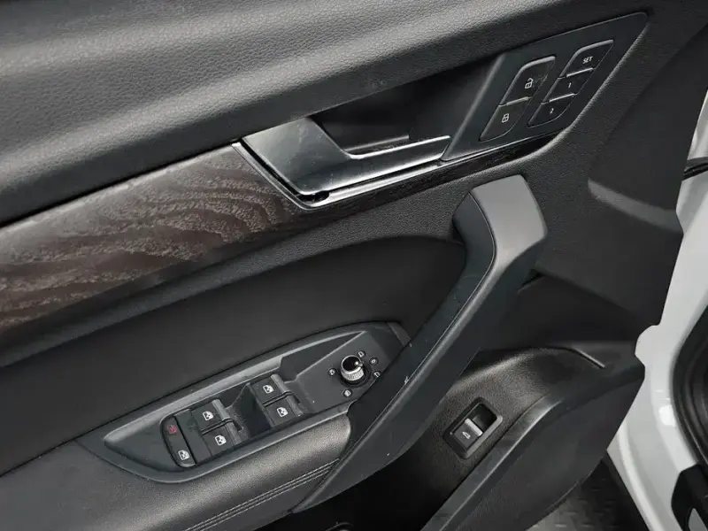 2023 Audi Q5 с пробегом 24 065 км