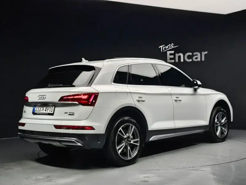 2022 Audi Q5 с пробегом 17 844 км