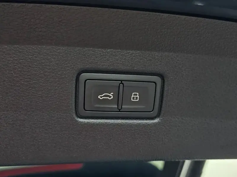 2023 Audi Q5 с пробегом 10 667 км