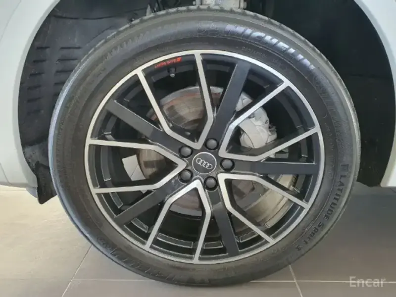 2023 Audi Q5 с пробегом 50 758 км