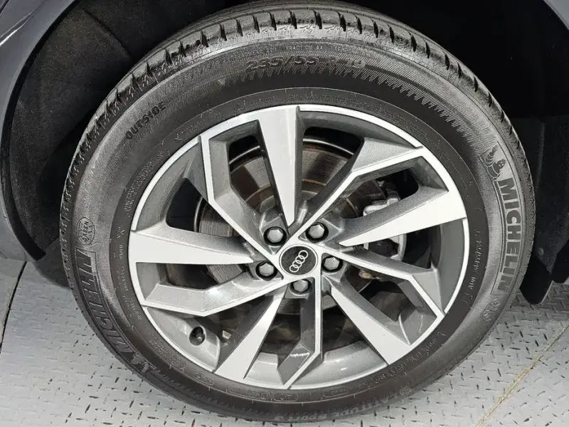 2023 Audi Q5 с пробегом 22 566 км