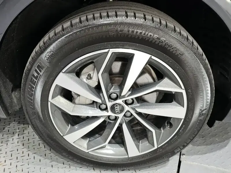 2023 Audi Q5 с пробегом 22 566 км