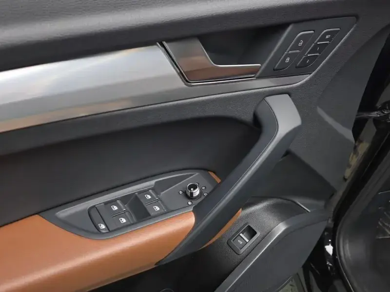 2023 Audi Q5 с пробегом 25 700 км