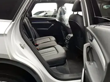 2024 Audi Q5 с пробегом 19 895 км