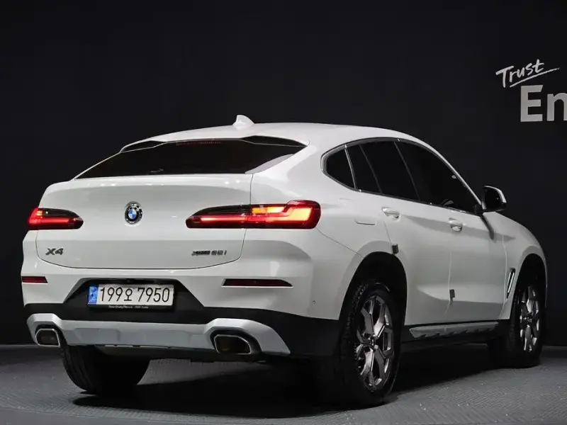 2023 BMW X4 с пробегом 31 726 км