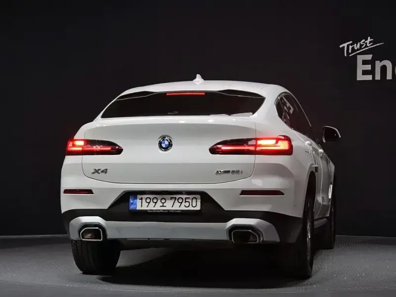 2023 BMW X4 с пробегом 31 726 км