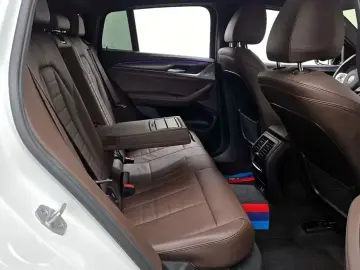 2025 BMW X4 с пробегом 9 868 км