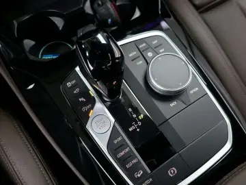 2025 BMW X4 с пробегом 9 868 км