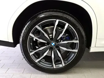 2025 BMW X4 с пробегом 9 868 км