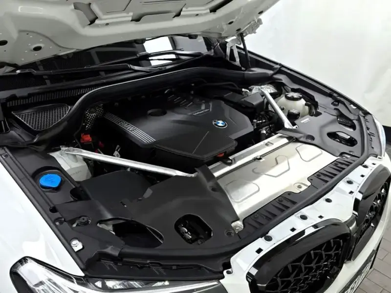 2025 BMW X4 с пробегом 9 868 км