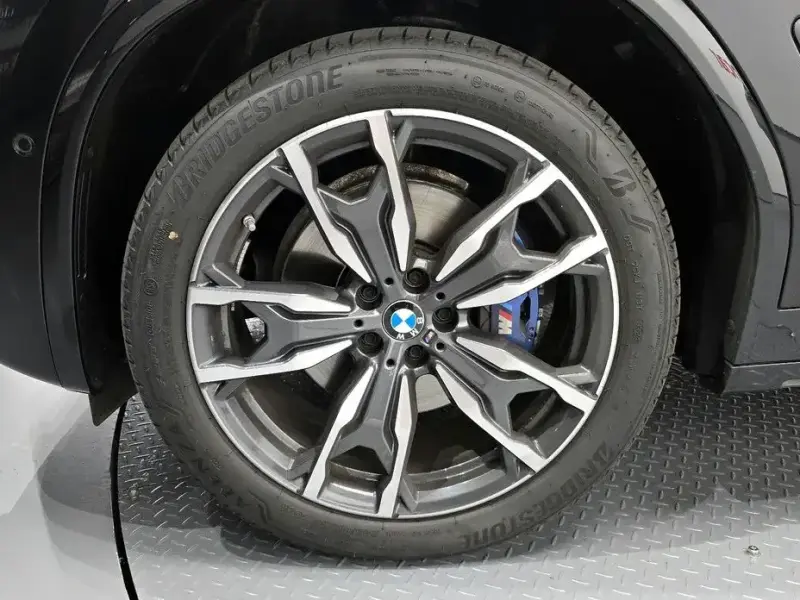 2025 BMW X4 с пробегом 4 567 км