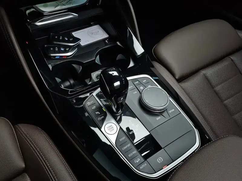 2025 BMW X4 с пробегом 4 567 км
