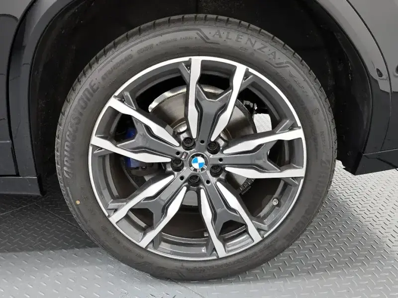 2025 BMW X4 с пробегом 4 567 км